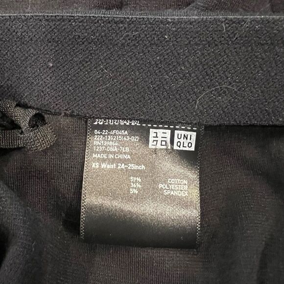 Uniqlo black pencil skirt. Size xs - Picture 3 of 7